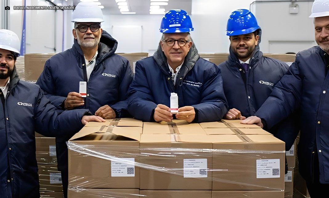 Brasil recebe 2,1 milhões de doses de insulina glargine e avança em transferência de tecnologia para a Fiocruz