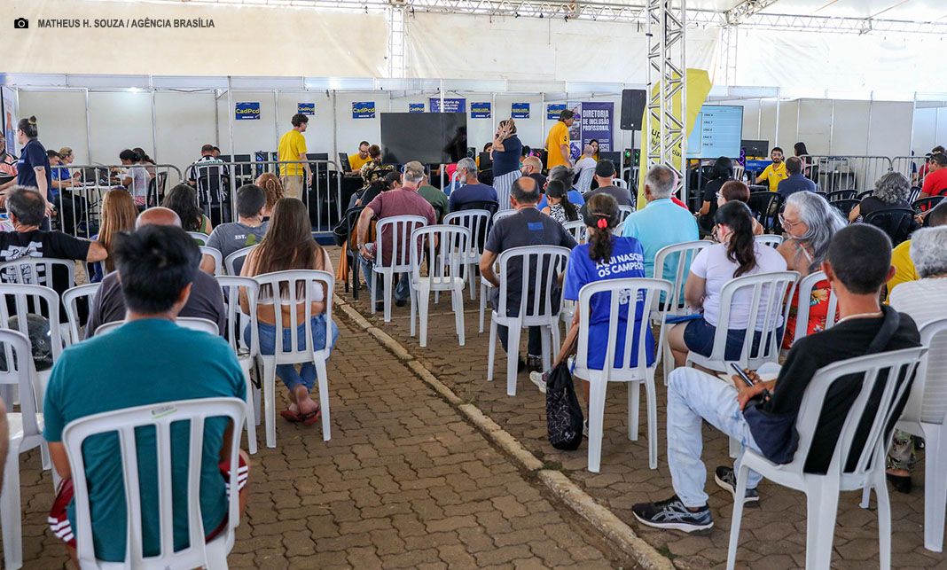 Carreta da inclusão em Brazlândia registra mais de 2 mil atendimentos em três dias