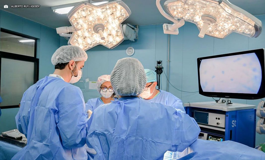 IGESDF abre seleções para médicos especialistas e engenheiro clínico com salários de até R$ 12,7 mil