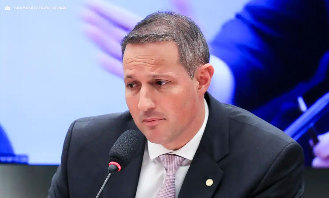 Derrite recua em redução de atuação da Polícia Federal na atuação contra o crime organizado