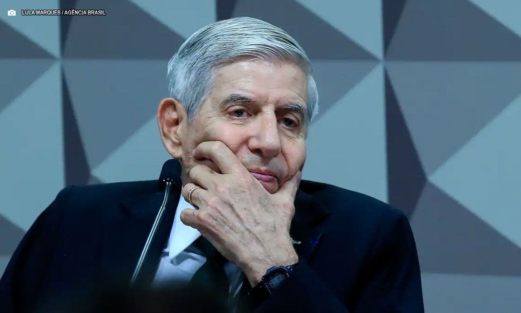 Moraes cobra histórico clínico de Augusto Heleno para analisar pedido de prisão domiciliar