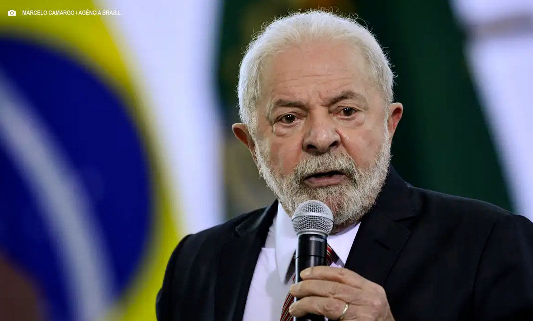 Lula anuncia criação de 8,6 mil cargos para professores e técnicos em educação