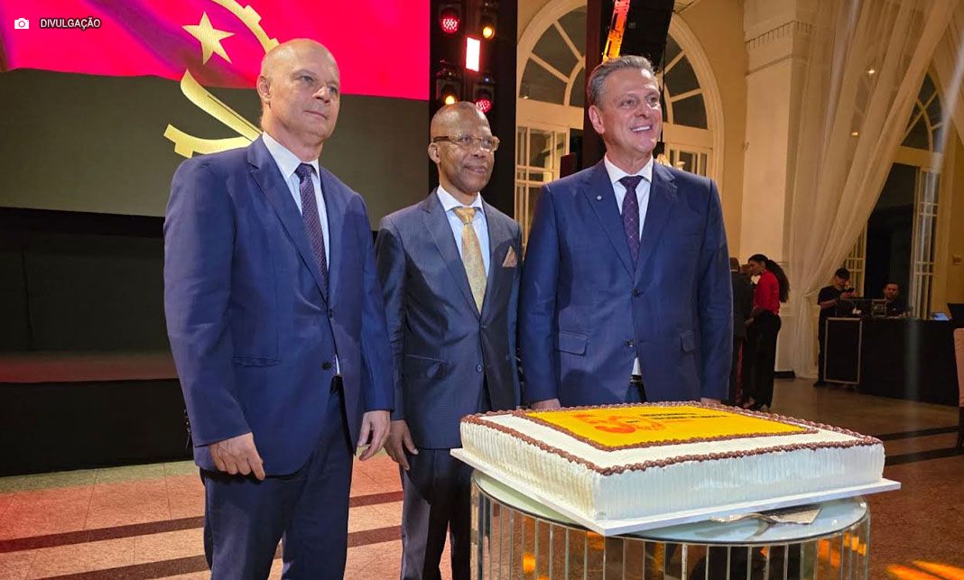 Embaixada de Angola celebra 50 anos de independência com solenidade em Brasília