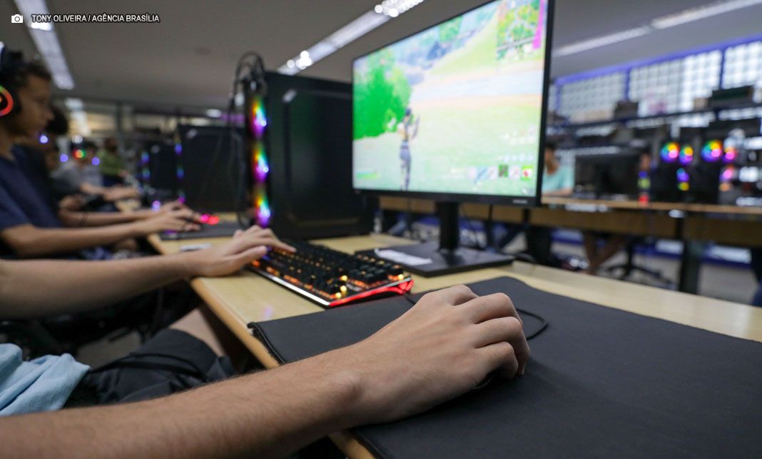 Secretaria de educação e PF firmam acordo para combater crimes cibernéticos contra crianças