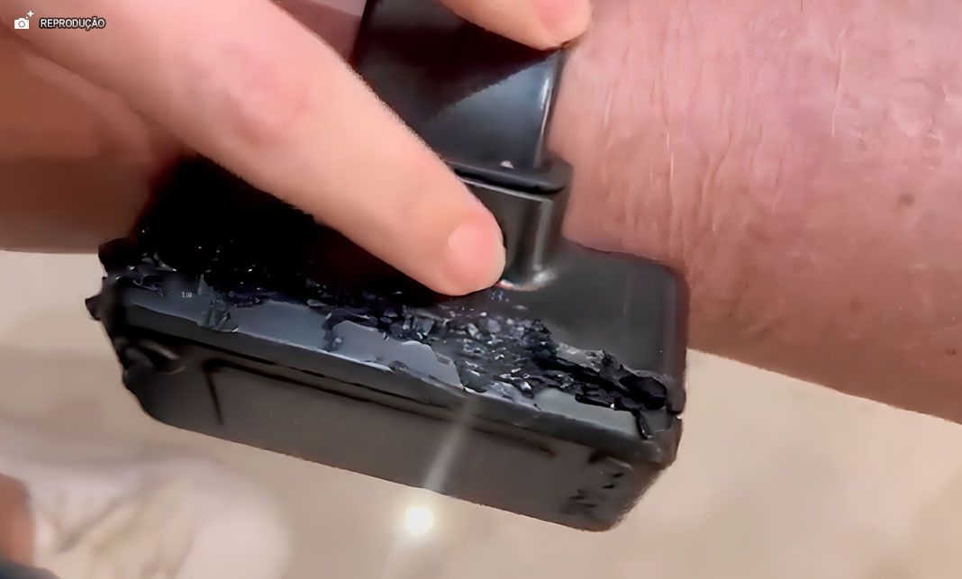 “Curiosidade”: Bolsonaro confirma uso de ferro de solda em tornozeleira eletrônica na Polícia Federal