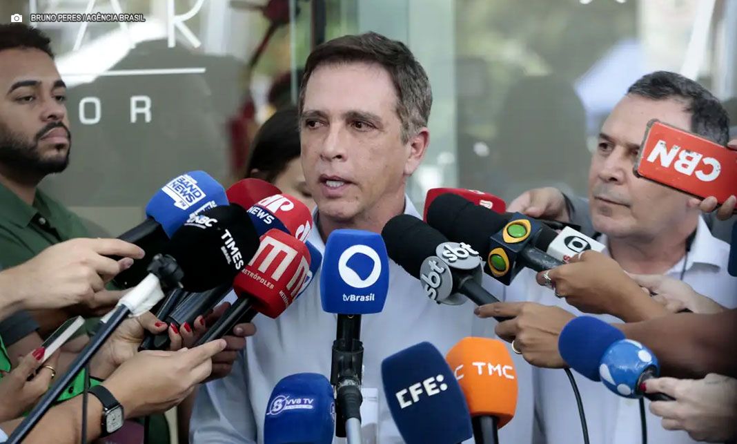 Bolsonaro deve receber alta e retornar para cela na Polícia Federal