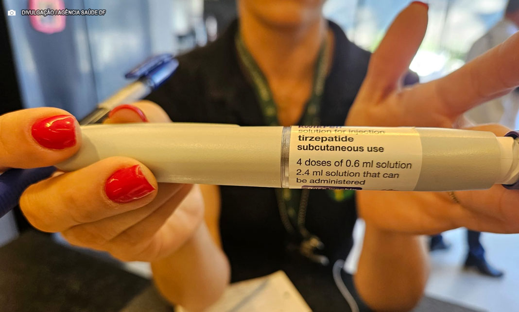 Vigilância Sanitária e Polícia Civil apreendem canetas emagrecedoras na Feira dos Importados