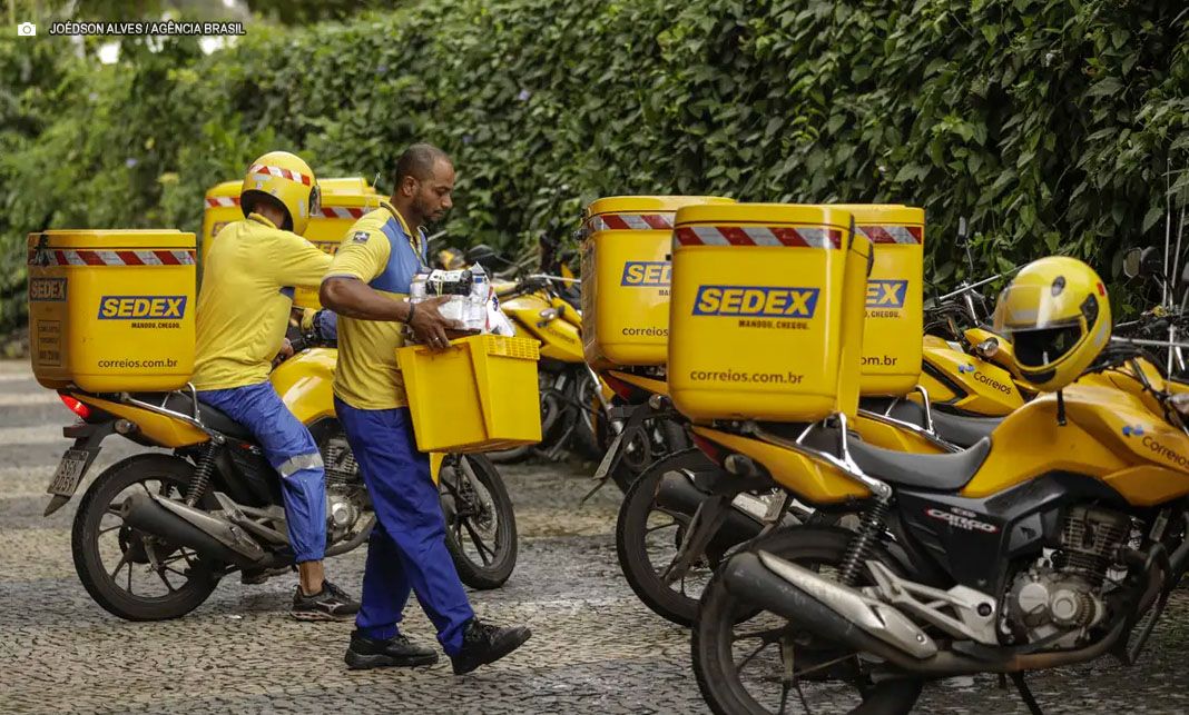 Correios anunciam demissão de 15 mil funcionários e fechamento de mil agências
