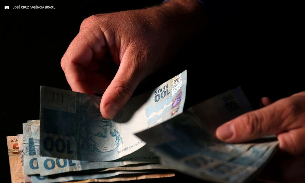 Governo federal libera saque de saldo do FGTS retido por demitidos