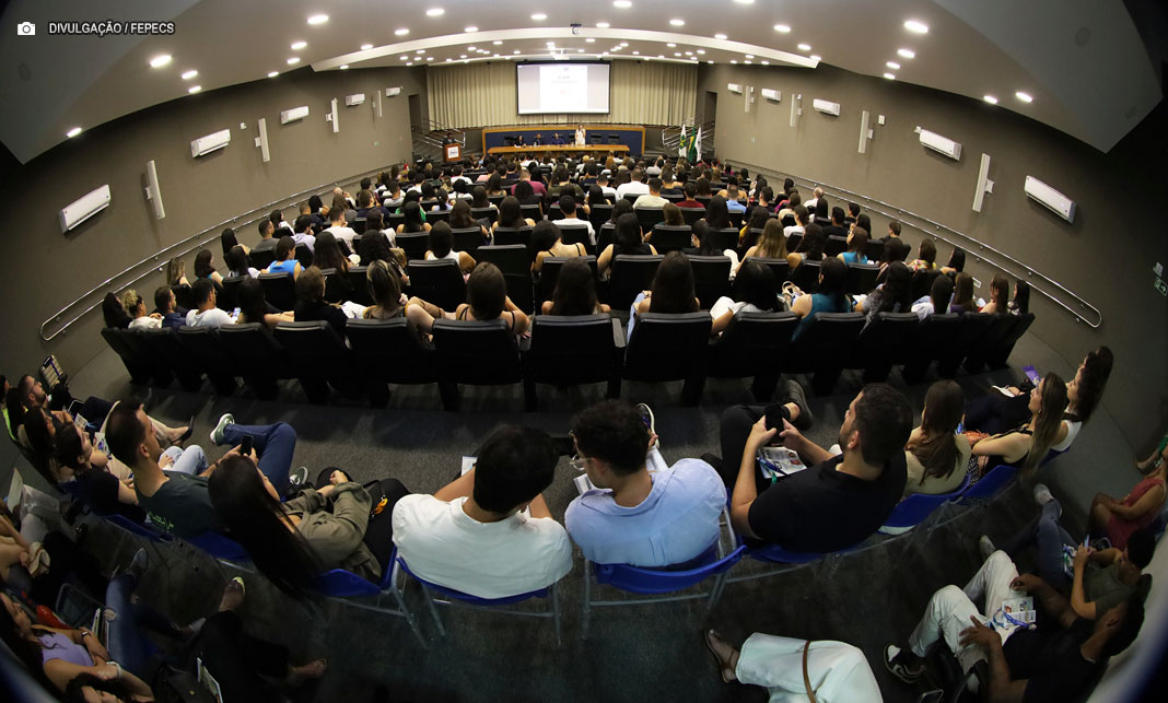 Fepecs amplia orçamento e obtém nota máxima no Enade em 2025