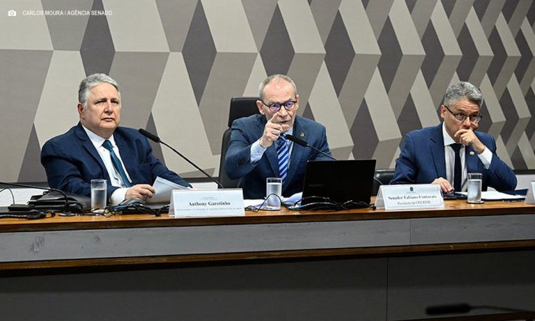 Garotinho acusa Castro e Bacellar de comandarem grupos criminosos no Rio
