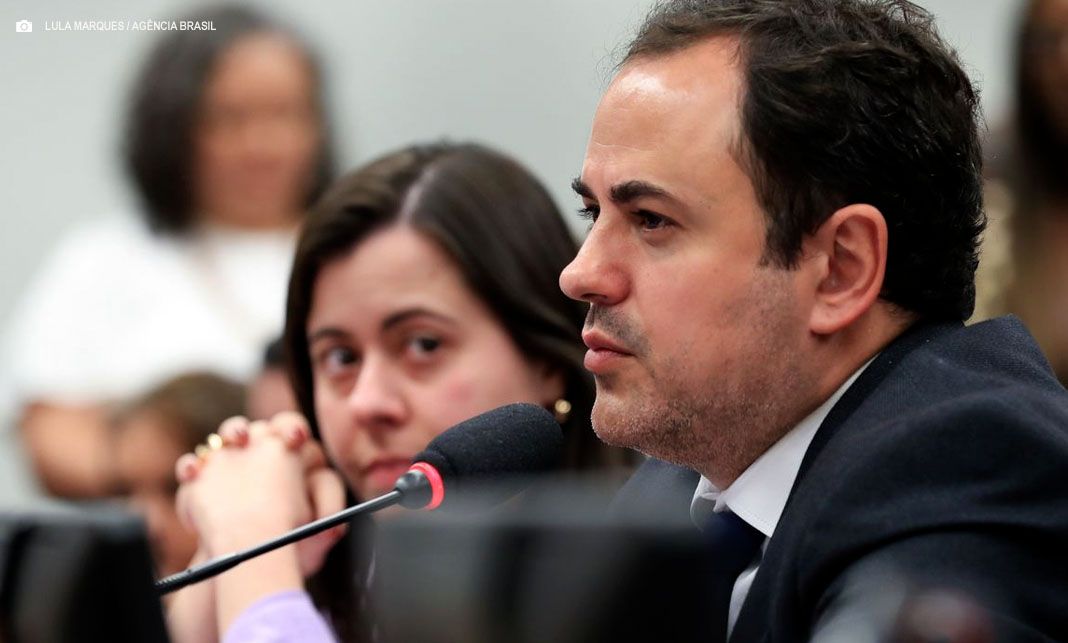 Câmara decide suspender deputado Glauber Braga por 6 meses