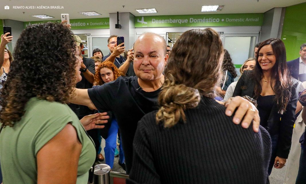 Ibaneis e Mayara recepcionam grupo final de estudantes do programa Pontes para o Mundo