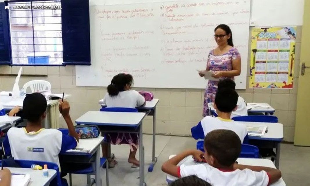 Isenção do IR duplica número de professores da Educação Básica a não pagar imposto no DF