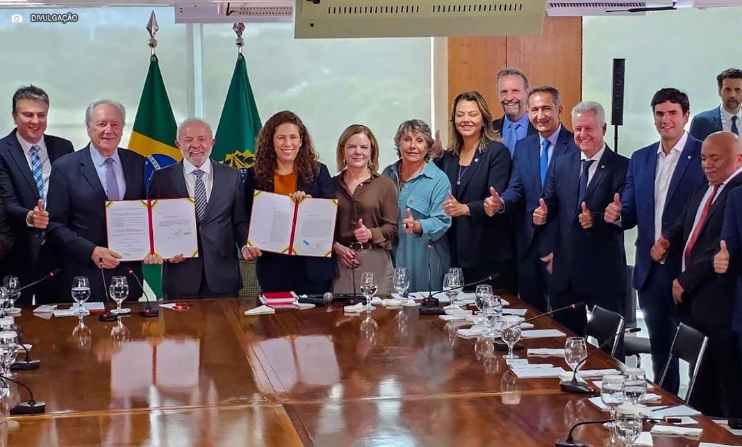 Lula sanciona lei que autoriza nomeação de 2 mil policiais e reajuste no DF