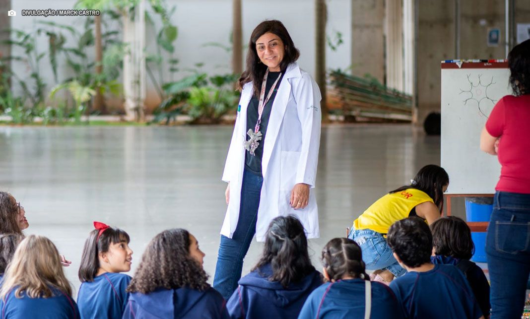 Pesquisa da UnB investiga moléculas de vespa para tratamento do autismo