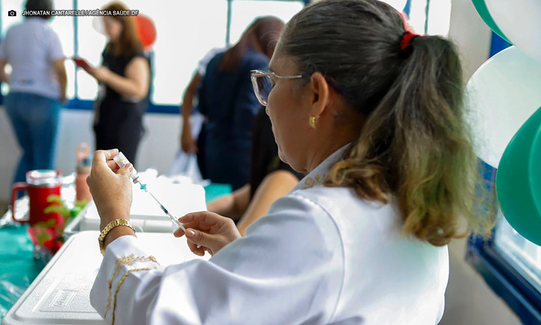 Saúde oferta vacinação durante almoço solidário da campanha Nosso Natal