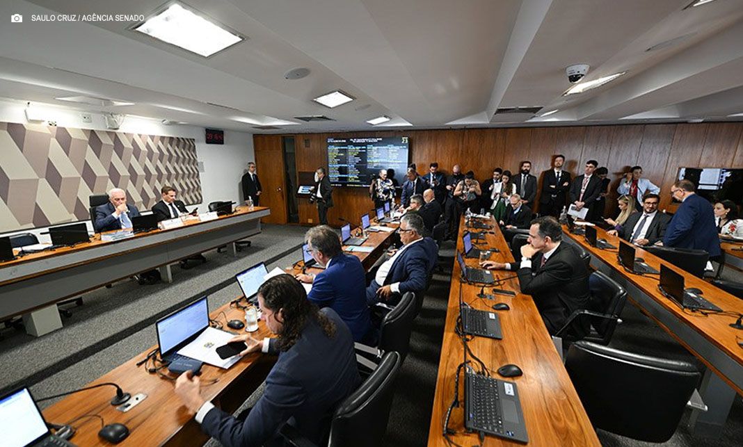 CCJ aprova PL da Dosimetria com redução de pena para crimes contra a democracia