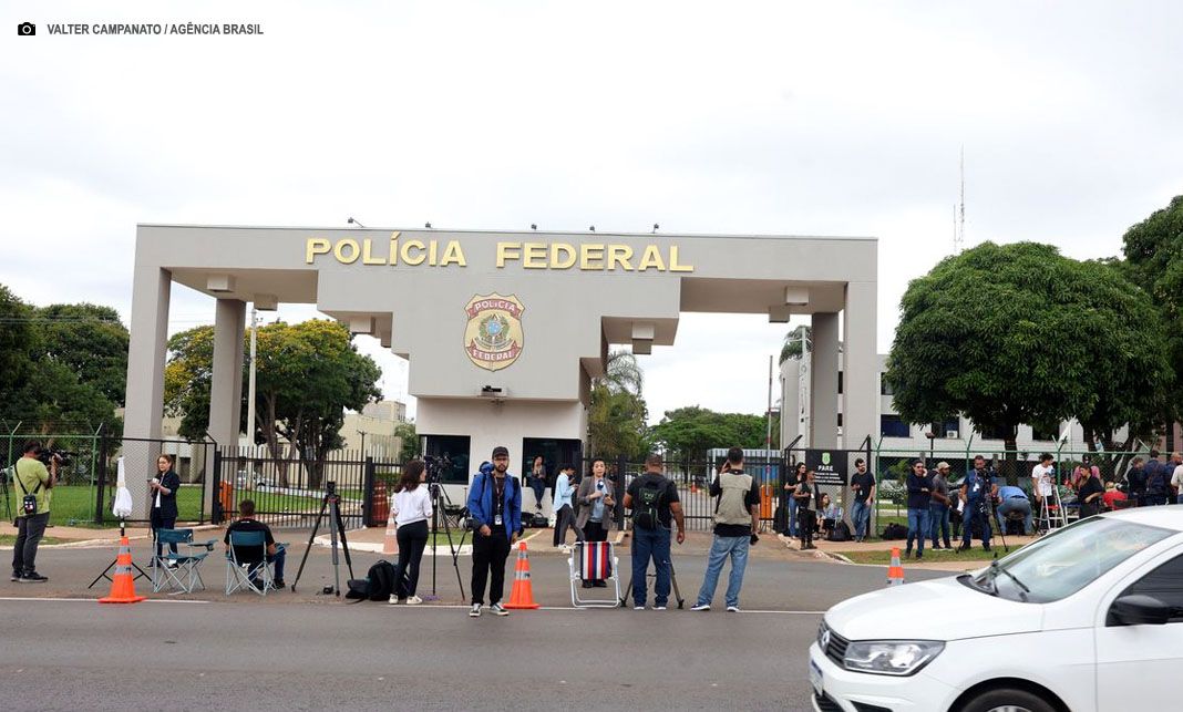 Defesa de Bolsonaro pede autorização para ultrassonografia na prisão