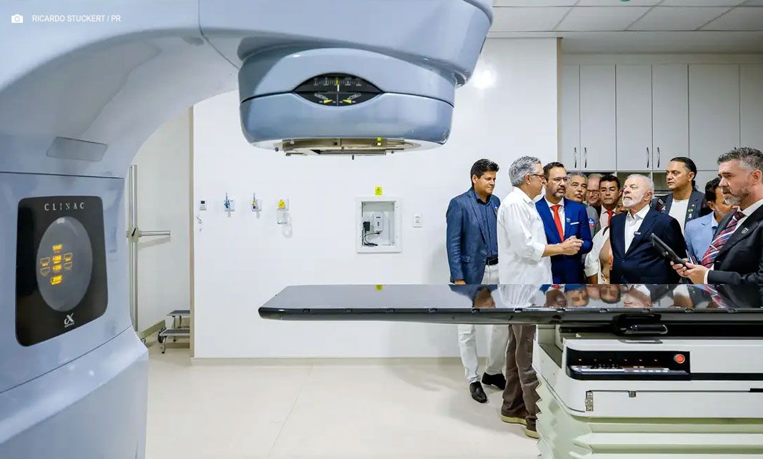 Lula inaugura centros de radioterapia em cinco cidades