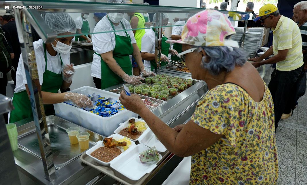 Quinze restaurantes comunitários abrem no primeiro dia de 2026