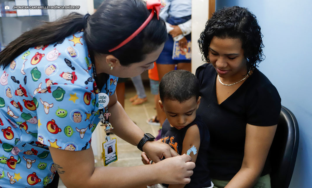 Saúde alerta para baixa cobertura vacinal e risco de doenças erradicadas no DF