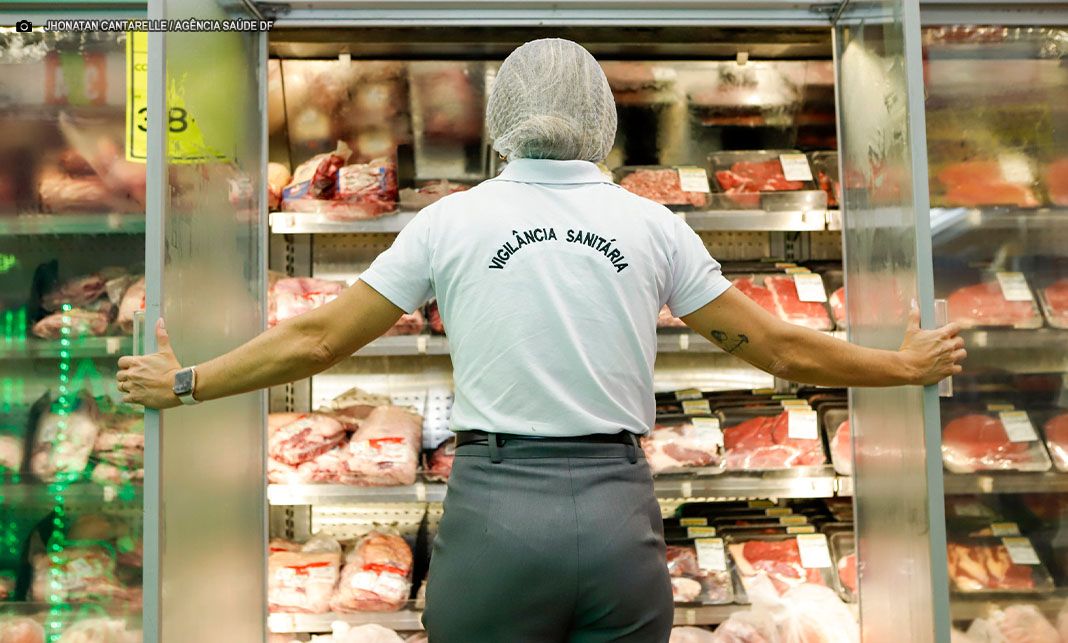 Vigilância Sanitária apreende 2,5 toneladas de alimentos impróprios para consumo em força-tarefa de Natal