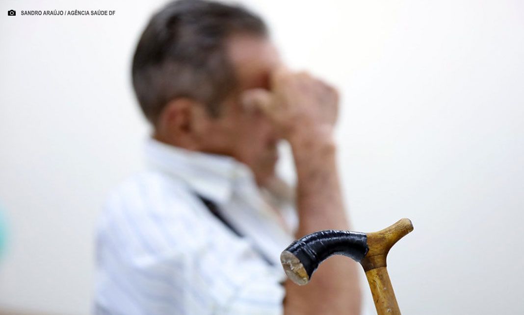 Caderneta da Pessoa Idosa ganha nova edição com foco em saúde mental e acessibilidade