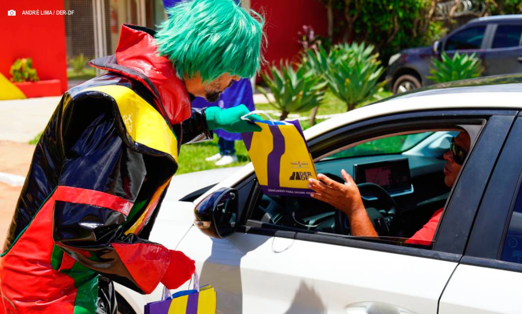 DER-DF inicia ações educativas da Campanha Volta às Aulas 2026