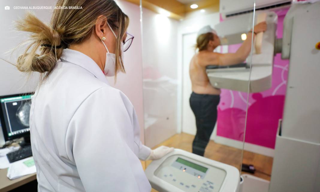 Carreta de mamografia oferece 700 exames gratuitos em seis regiões do DF