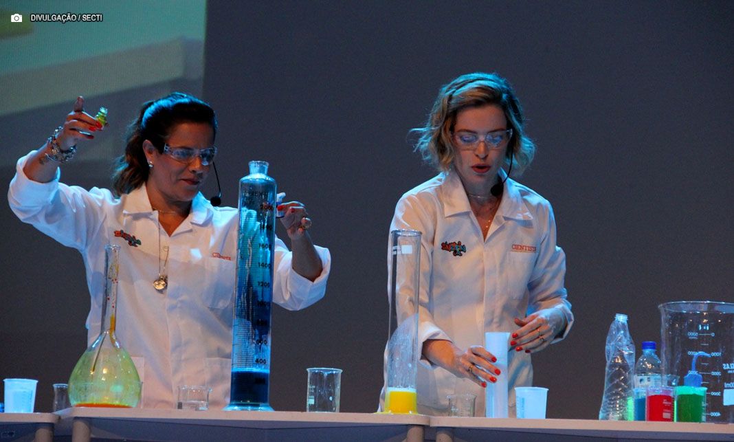 Projeto Ciência na Estrada leva experiências científicas a 12 regiões do DF