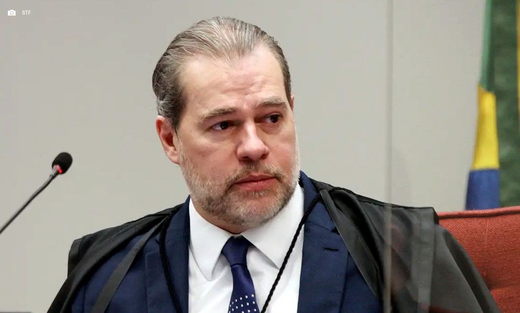 Após colocar STF no olho do furacão, Toffoli deixa relatoria do caso Master