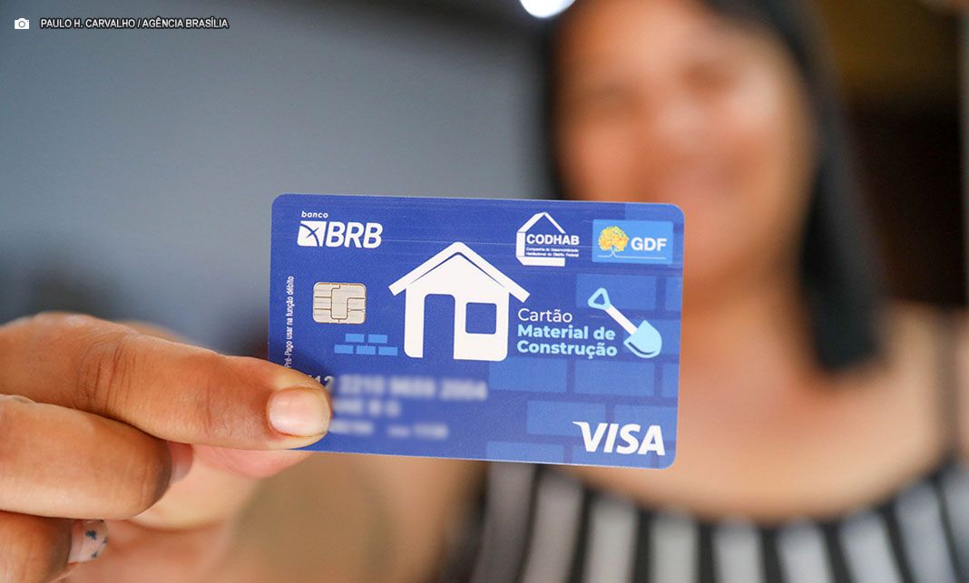 249 famílias do Recanto das Emas e em Santa Luzia na Estrutural receberam o Cartão Material de Construção