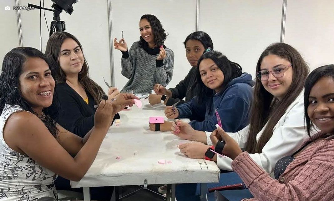 Caravana do Empreendedorismo Feminino oferece 16 cursos gratuitos no Recanto das Emas