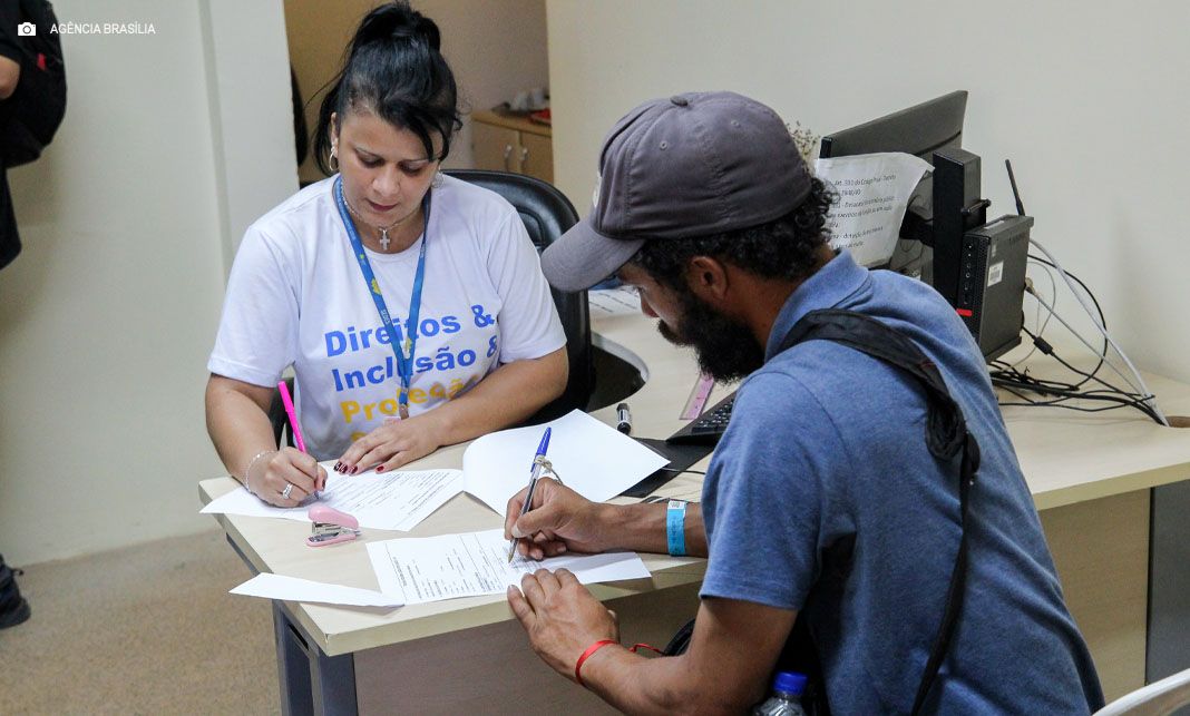 Ibaneis Rocha autoriza novo concurso público com 1.197 vagas para carreira de Desenvolvimento e Assistência Social