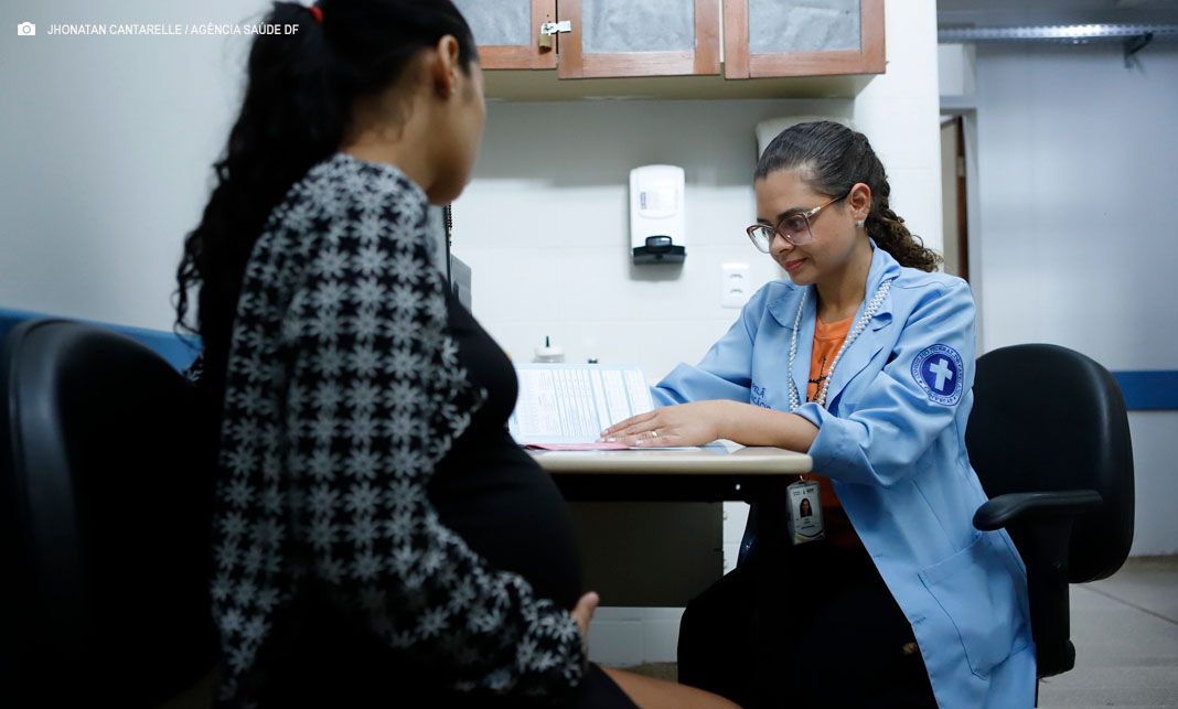 Gravidez precoce: Saúde realiza mais de 250 ações educativas com adolescentes em 2025 no DF