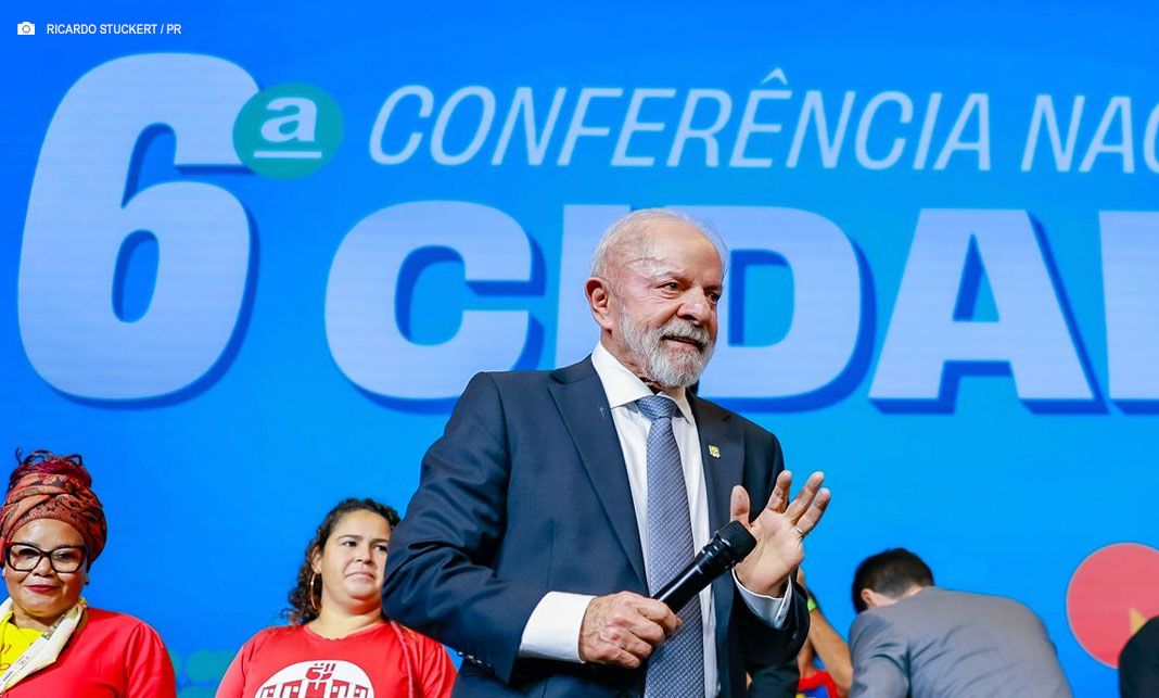 Lula critica Zema por não utilizar R$ 3,5 bilhões do PAC para prevenção de chuvas em Minas Gerais