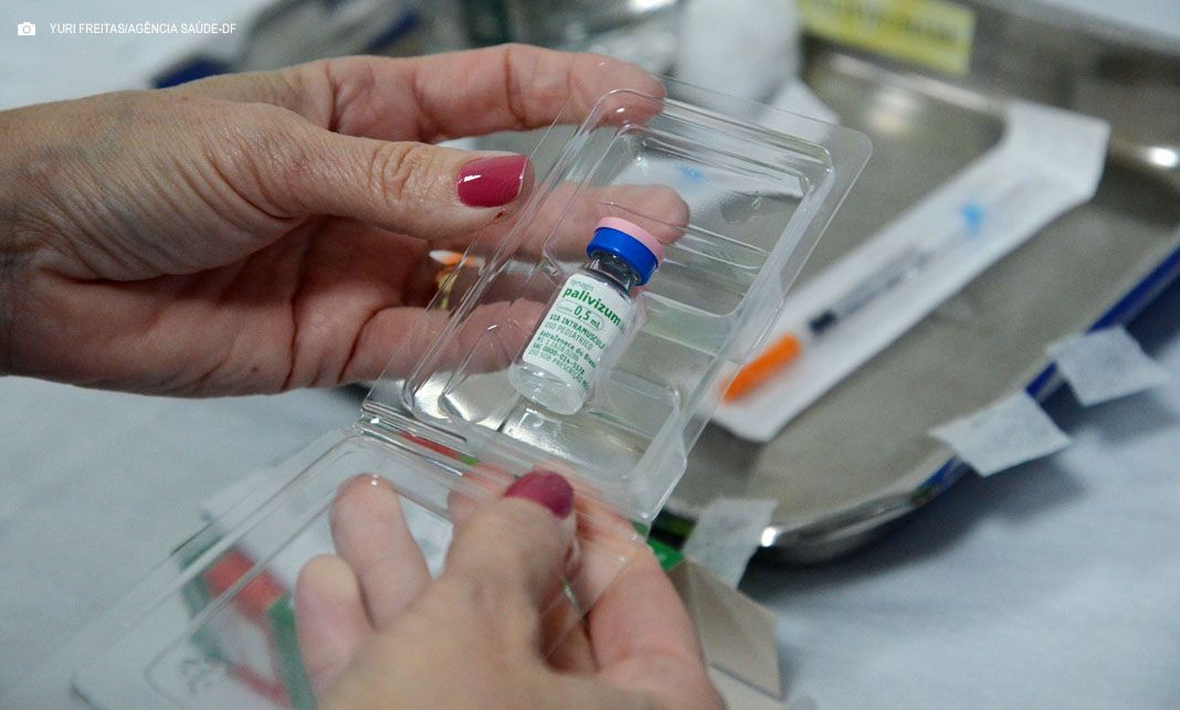 Saúde do DF oferece remédio contra doenças respiratórias a prematuros extremos