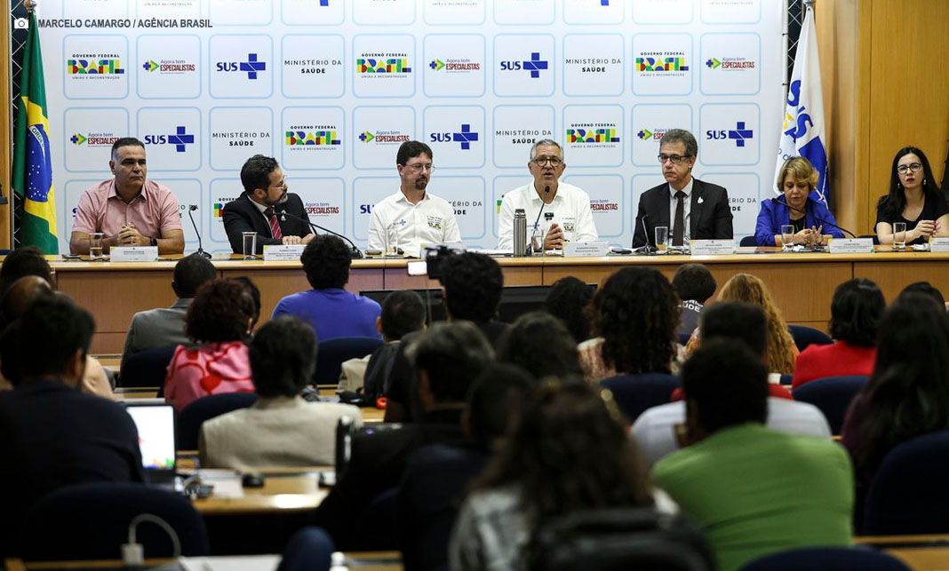 Saúde anuncia 3 mil vagas de residência e 900 para especialistas
