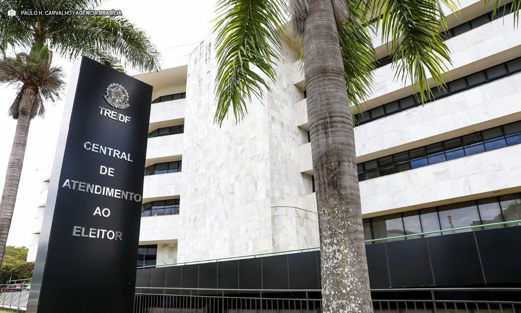 Eleitor sem título regularizado pode enfrentar restrições em concursos e passaporte