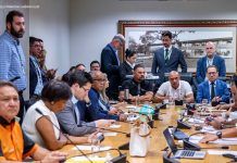 Câmara Legislativa recebe presidente do BRB para reunião com distritais