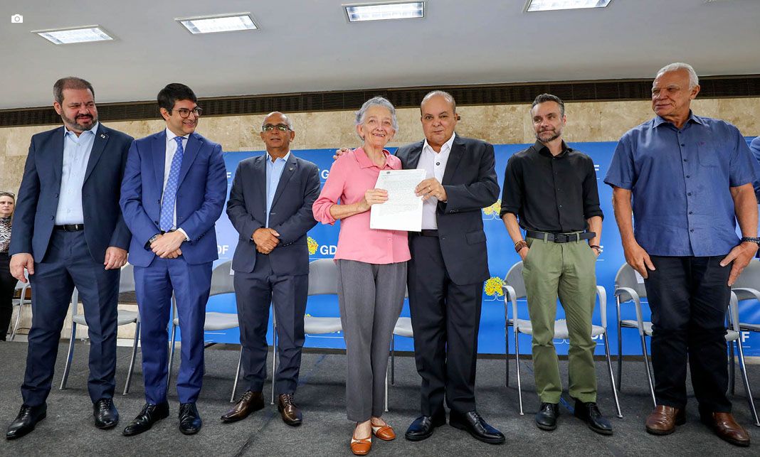 Ibaneis Rocha totaliza 1,7 mil escrituras entregues a empresas pelos programas Pró-DF II e Desenvolve-DF