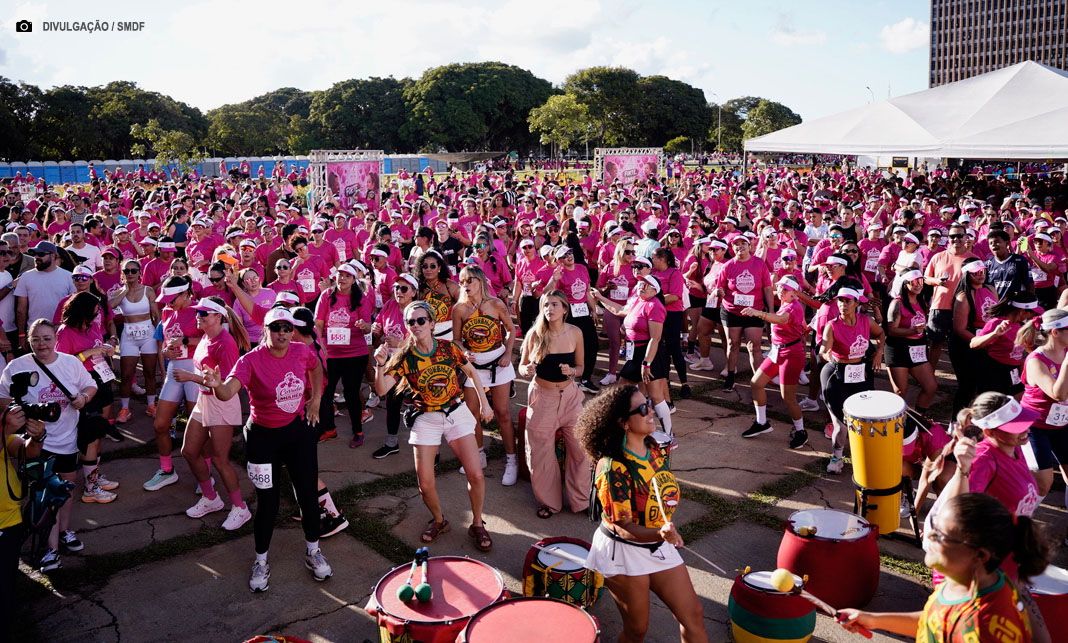 Corrida Circuito da Mulher reúne mais de 8,7 mil mulheres em Brasília