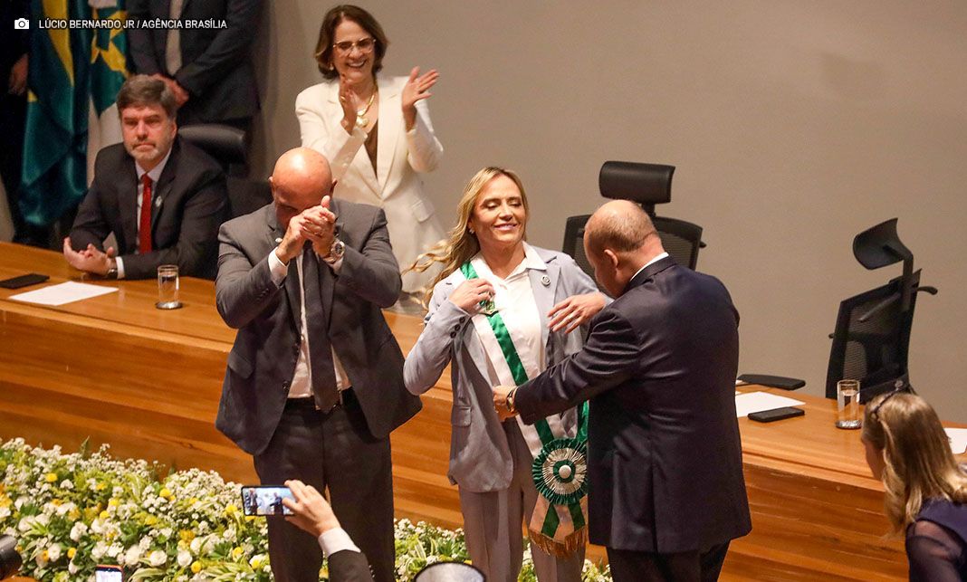 Celina Leão é empossada governadora do DF e dá o tom do mandato