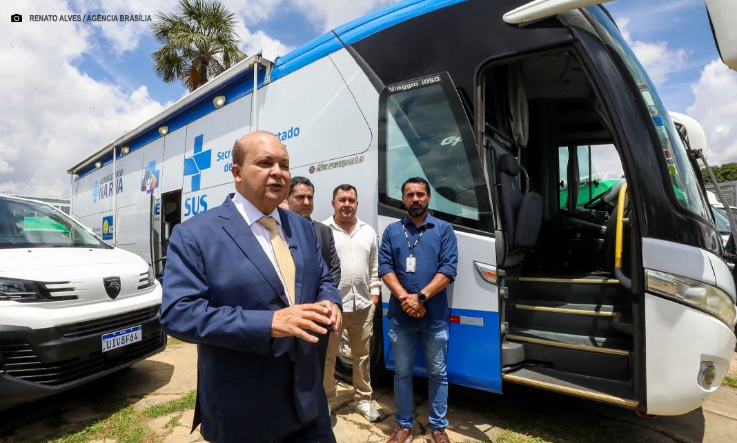 Ibaneis Rocha entrega 56 novos veículos à frota de consultórios móveis e van de vacinação