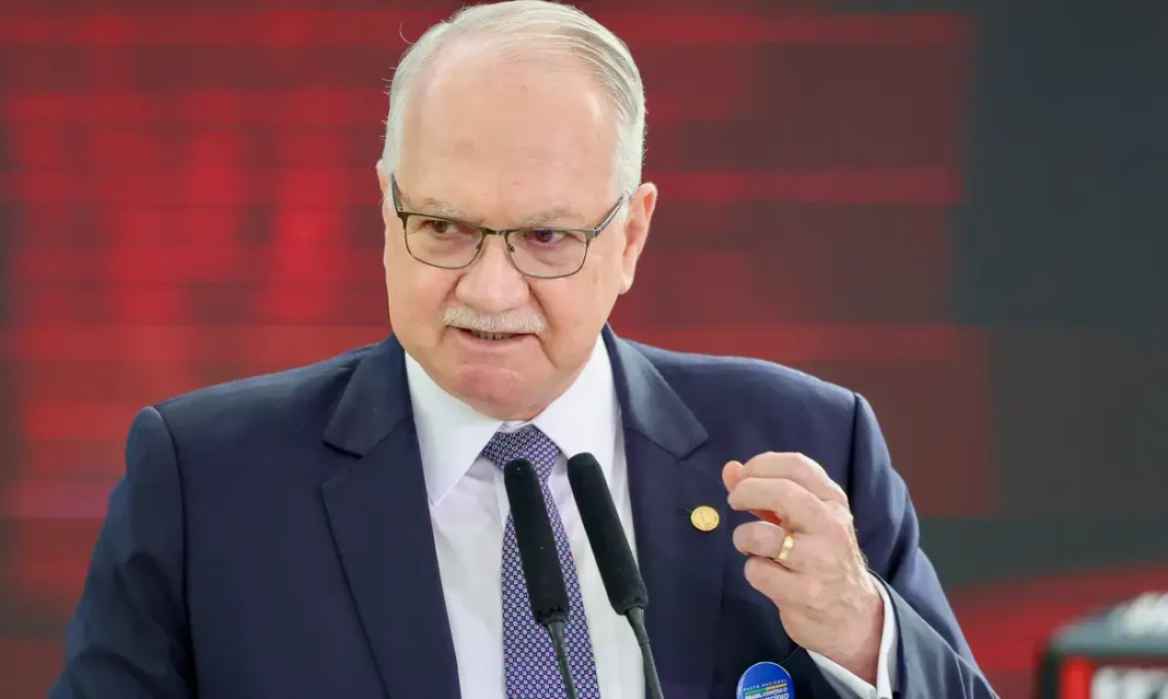 Segundo Fachin, encerramento do inquérito das fake news está em discussão no STF