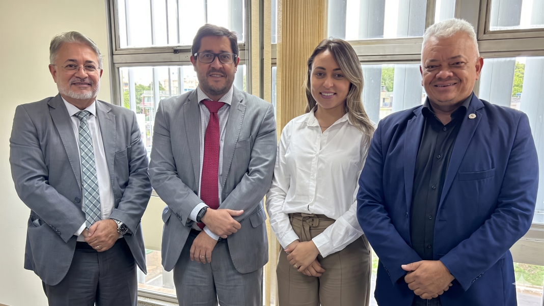 Representantes do Sindate-DF se reúnem com o Coordenador do CEJUSC de 2º Grau do TRT-10 para tratar da Convenção Coletiva de Trabalho