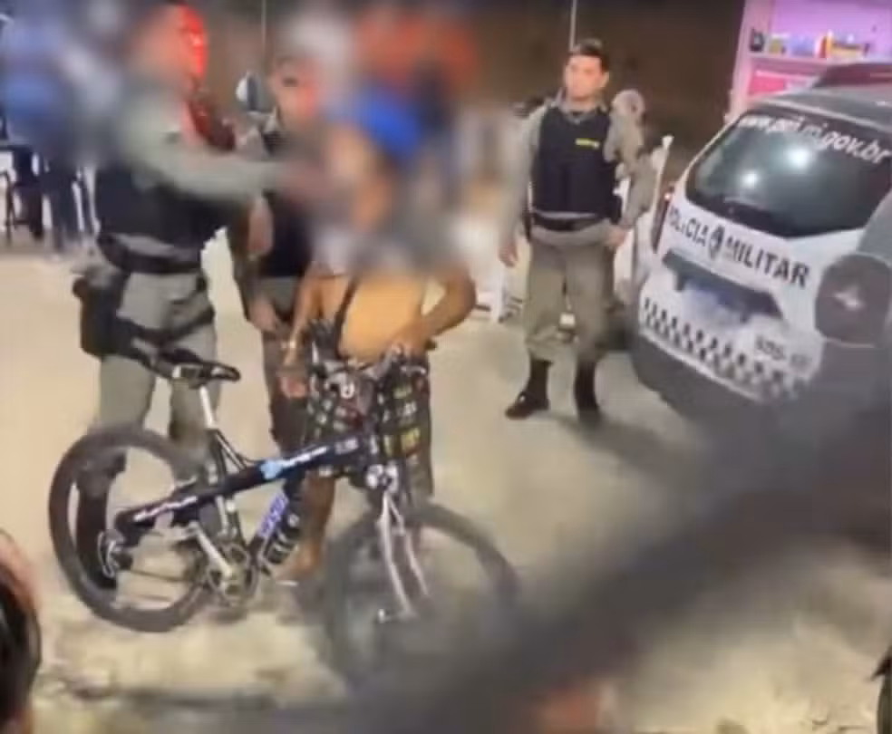 Policial militar agride homem com tapa durante abordagem em Natal