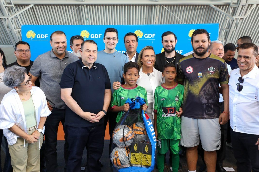 Celina Leão reinaugura Ginásio de Esportes de Samambaia, com investimento de R$ 1,2 milhão