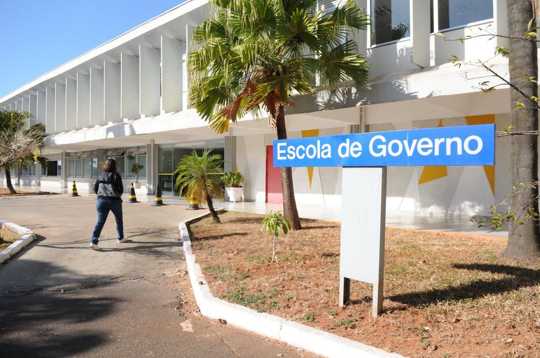 Escola de Governo oferece 52 cursos gratuitos presenciais em maio aos servidores do GDF